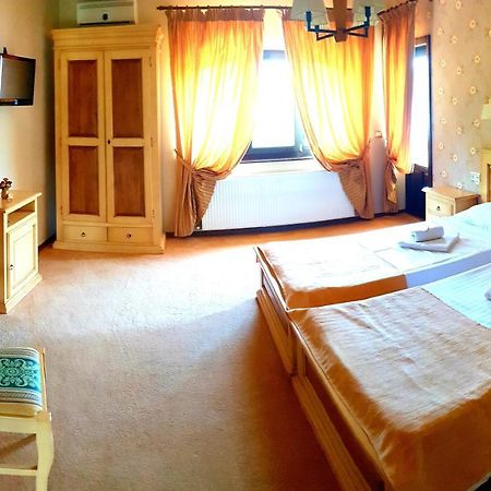 Pensiunea Casa Mircea & Restaurant Ieşelniţa Dış mekan fotoğraf