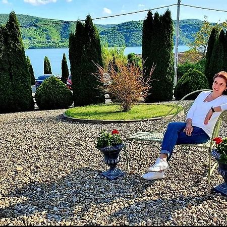 Pensiunea Casa Mircea & Restaurant Ieşelniţa Dış mekan fotoğraf