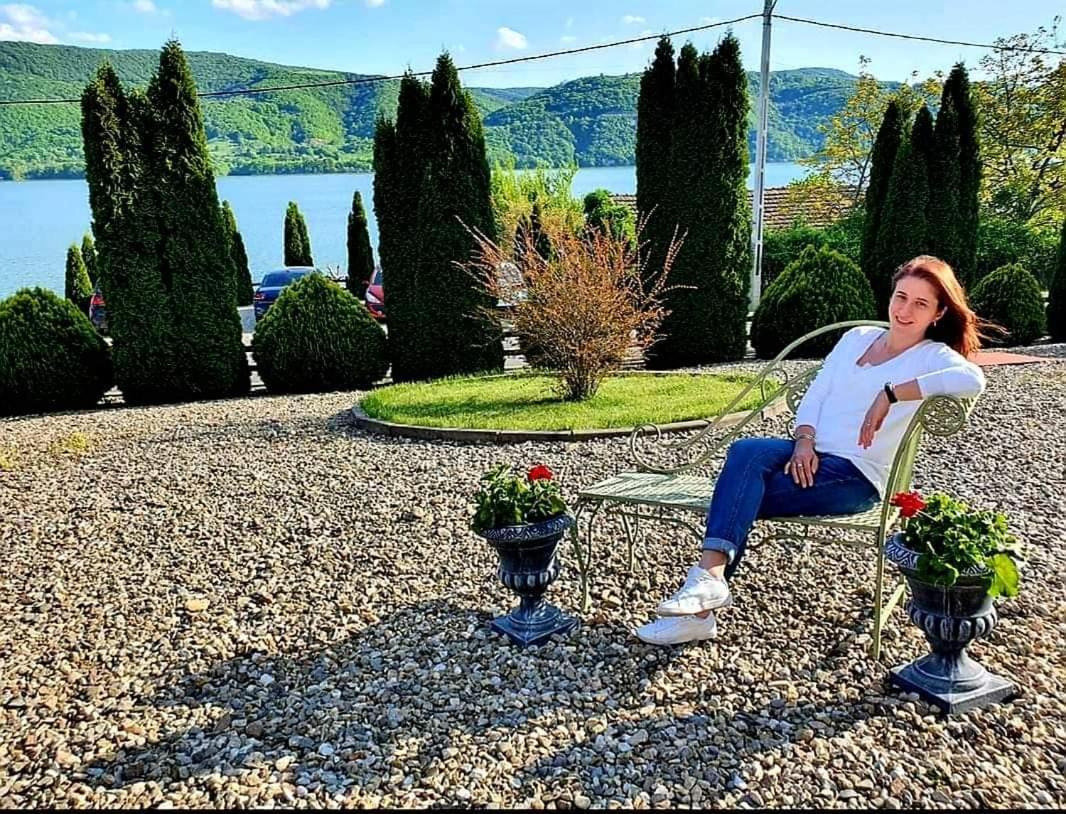 Pensiunea Casa Mircea & Restaurant Ieşelniţa Dış mekan fotoğraf