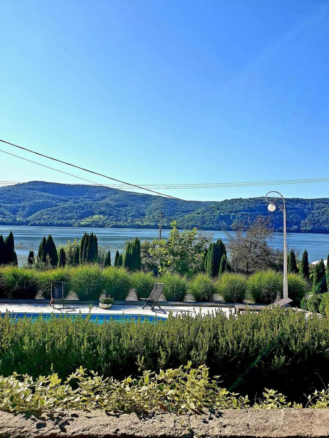 Pensiunea Casa Mircea & Restaurant Ieşelniţa Dış mekan fotoğraf